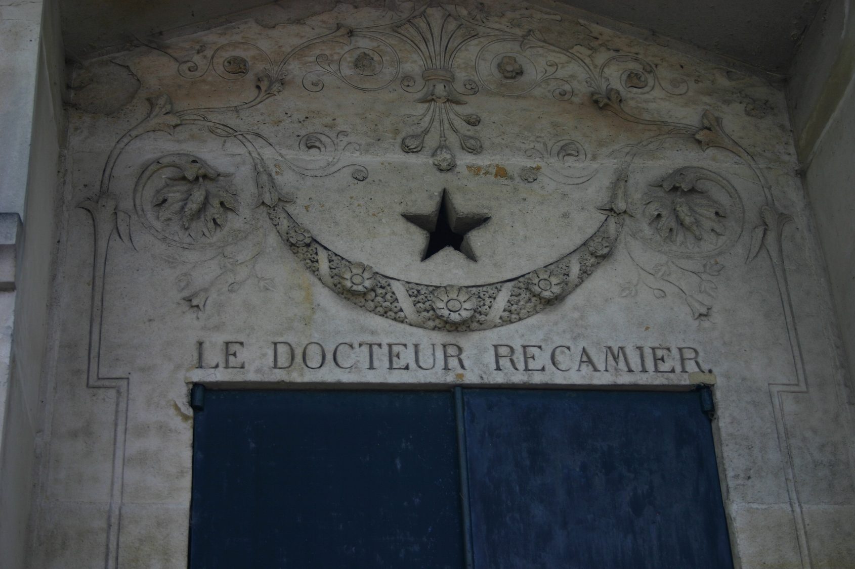 Joseph%20Recamier%27s%20tomb%2C%20Montparnasse%20Cemetery%2C%20Paris%20-%2002.JPG